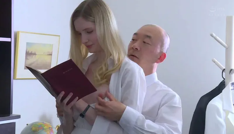 Bà xã chấp nhận làm gấu cho đối tác của anh xã để trả nợ