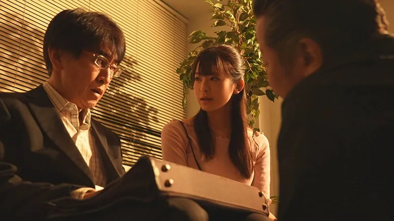 Người chồng vay nợ băng đảng, cô vợ phải bán thân để trả nợ