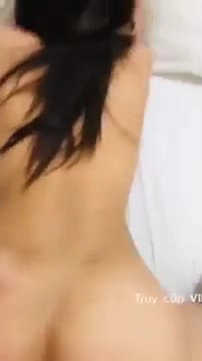 Em dâm lên to khi quan hệ chym cong